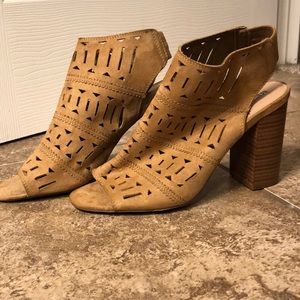 Cognac sandals